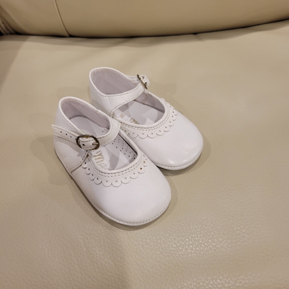 Baby Girl White Scalloped Shoes